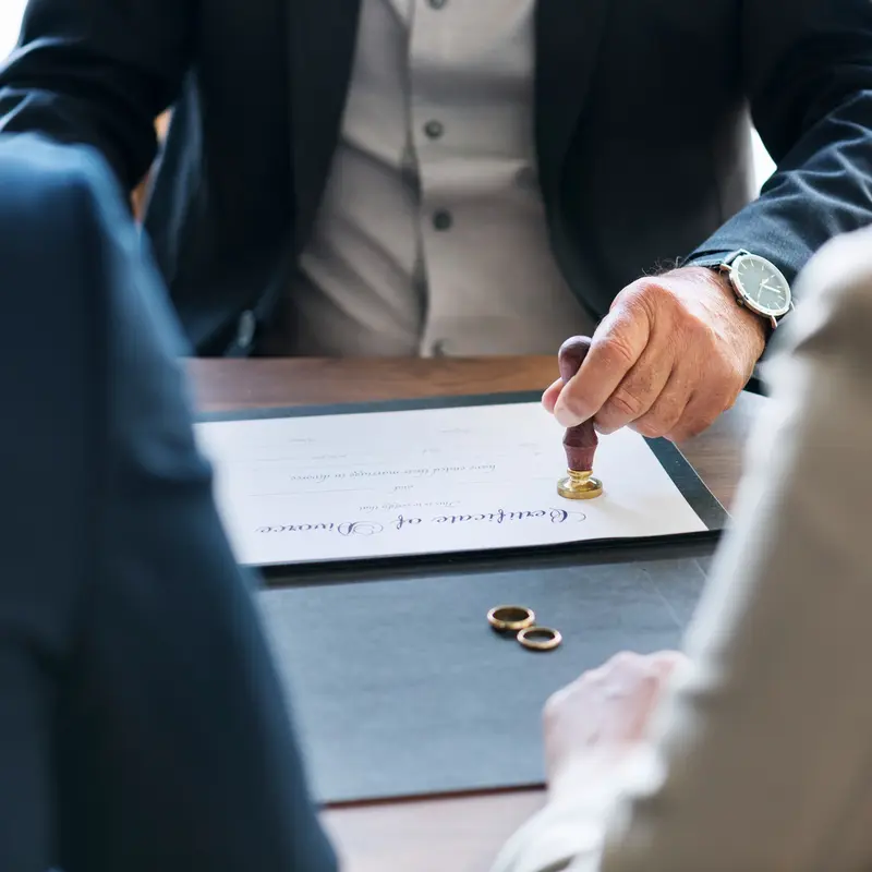 breakup-marriage-couple-with-divorce-certification